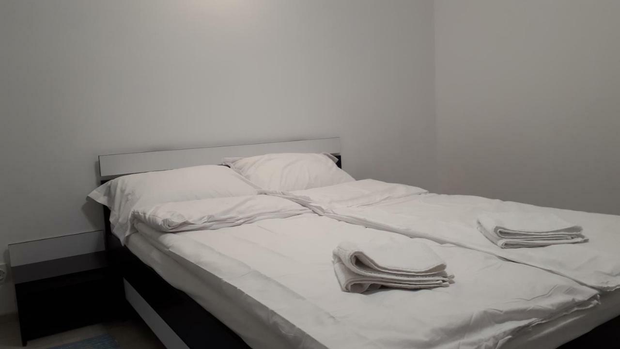 公寓 Tibiscum Apartament,