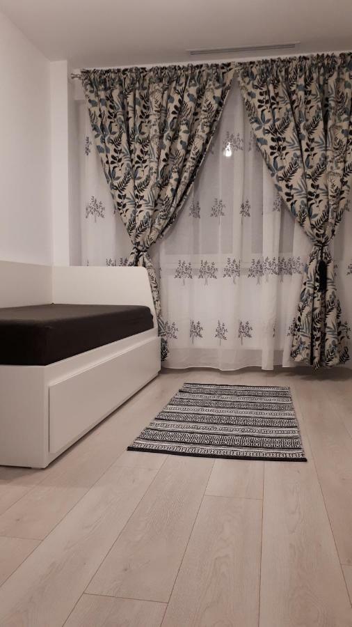 Tibiscum Apartament, *